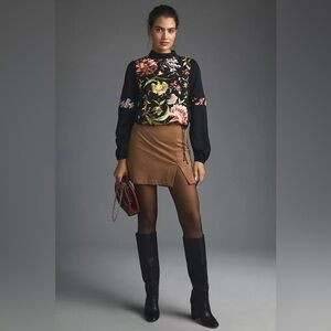 LIKE NEW- TINY BY ANTHROPOLOGIE Embroidered FLORAL BLOUSE - Size small